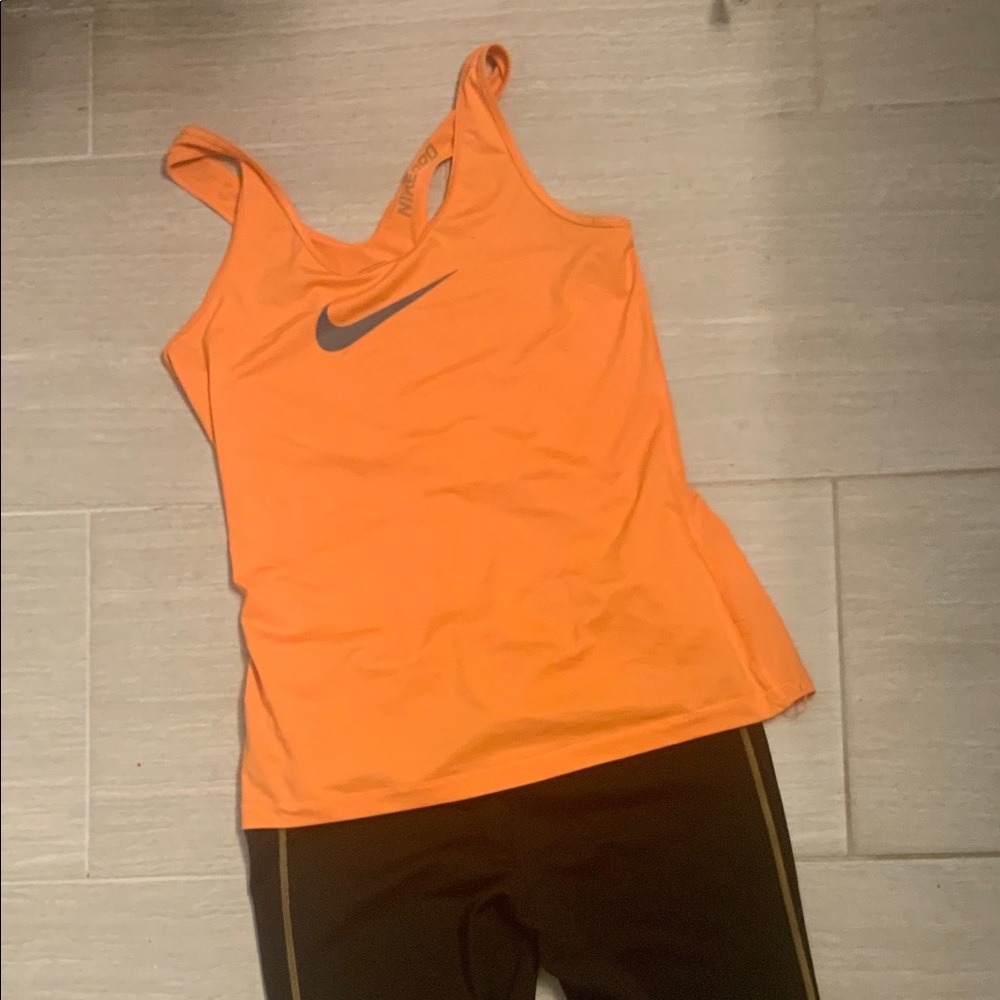 GYM set: Nike Pro tank & New Balance black tight